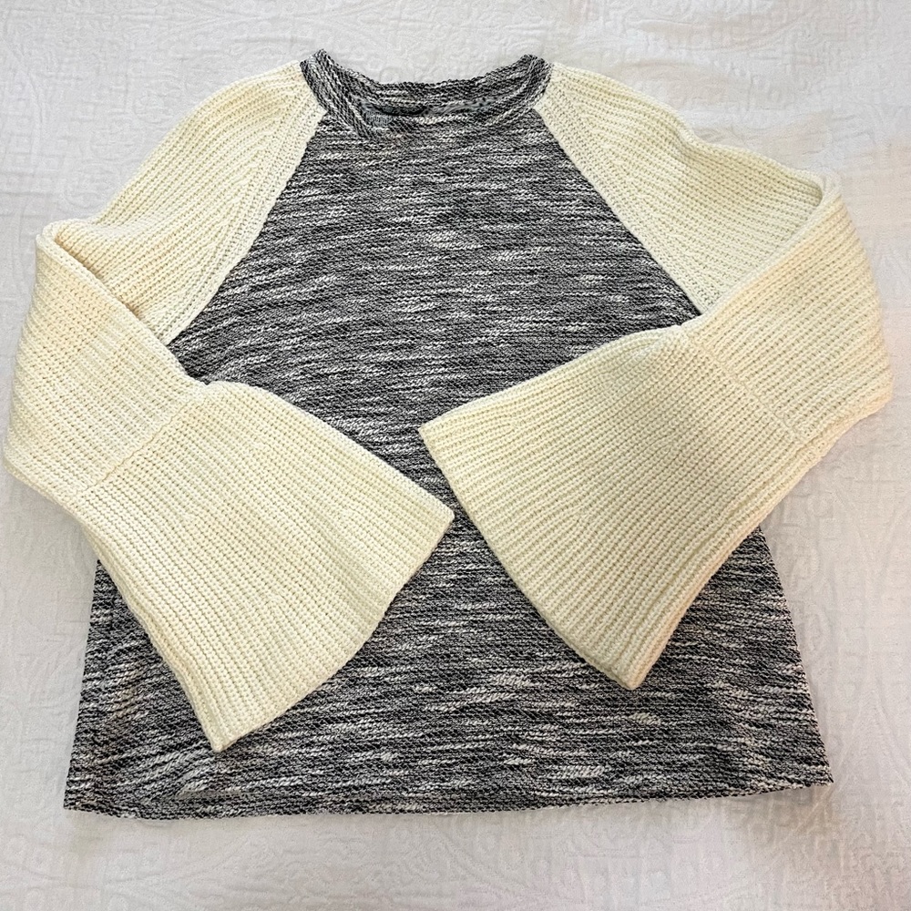 Anthropologie Dolan two-toned bell sleeved sweater